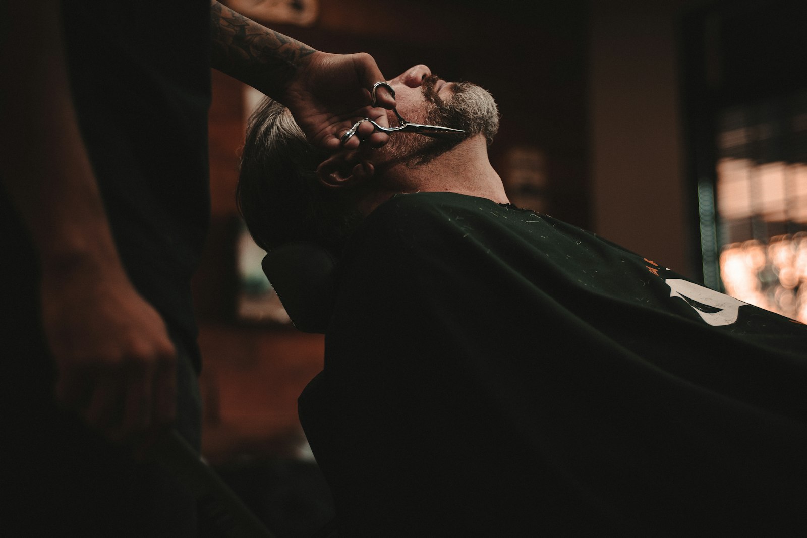 R & R Barber & Beauty Shop